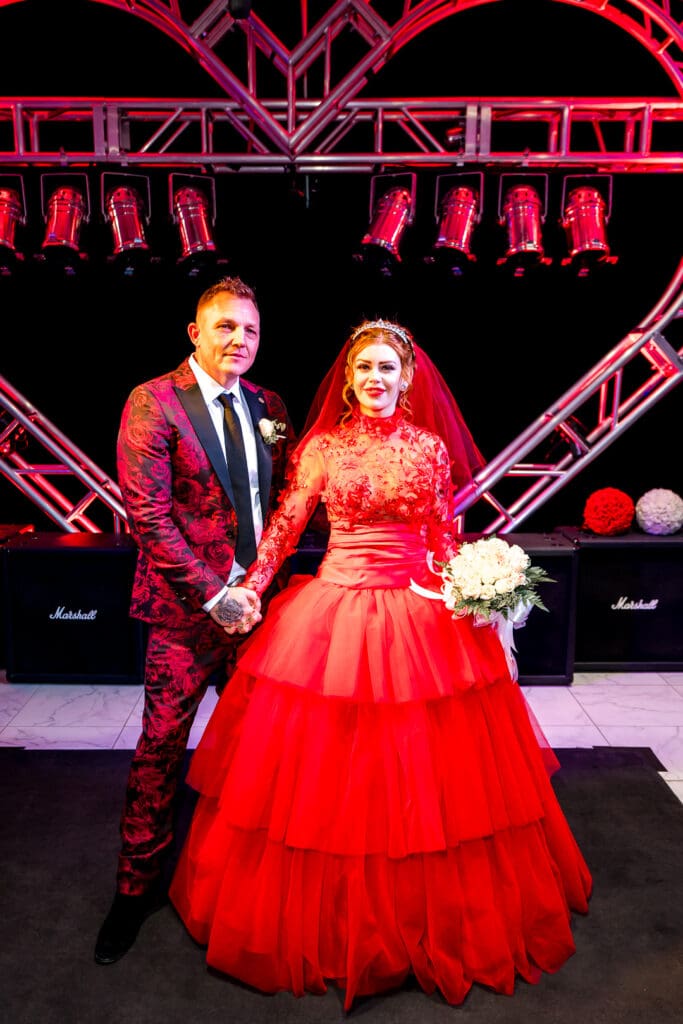 fun and bold las vegas micro wedding