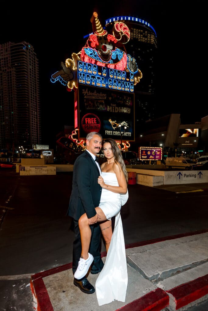 Crunchwraps and Chaos: A Nontraditional Las Vegas Elopement That Did Not Hold Back