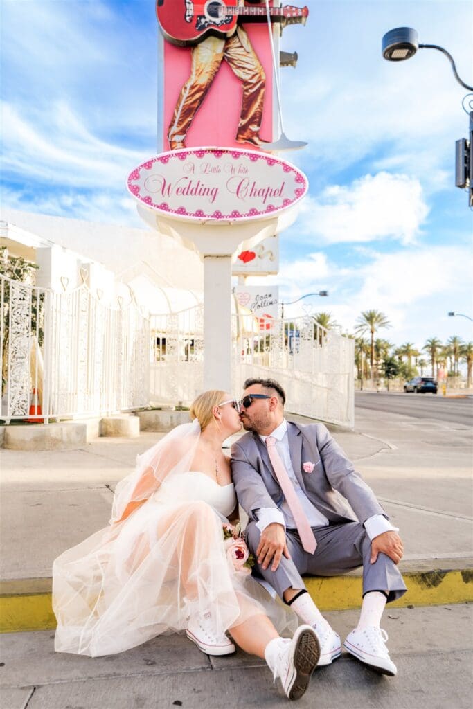 The Only Rule for This Sassy Little White Wedding Chapel Elopement? Just. Have. Fun.