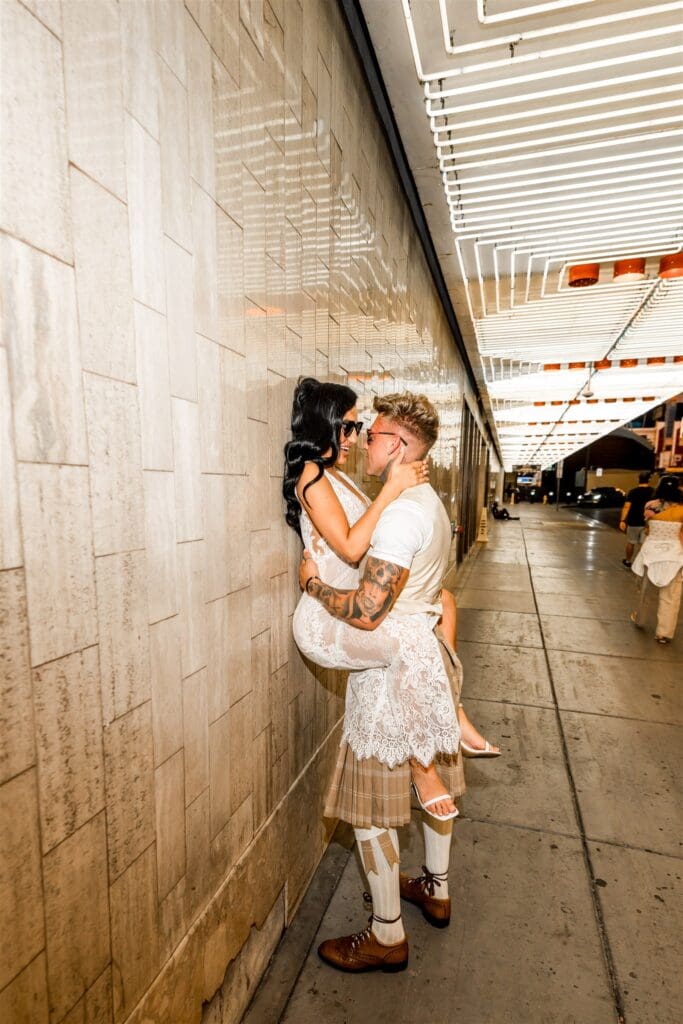 picture of the newly married couple kissing