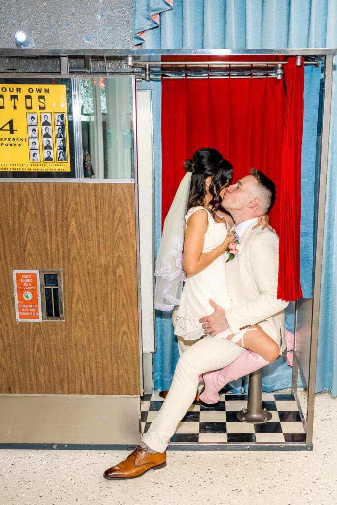 Cute picture of the newly married couple kissing