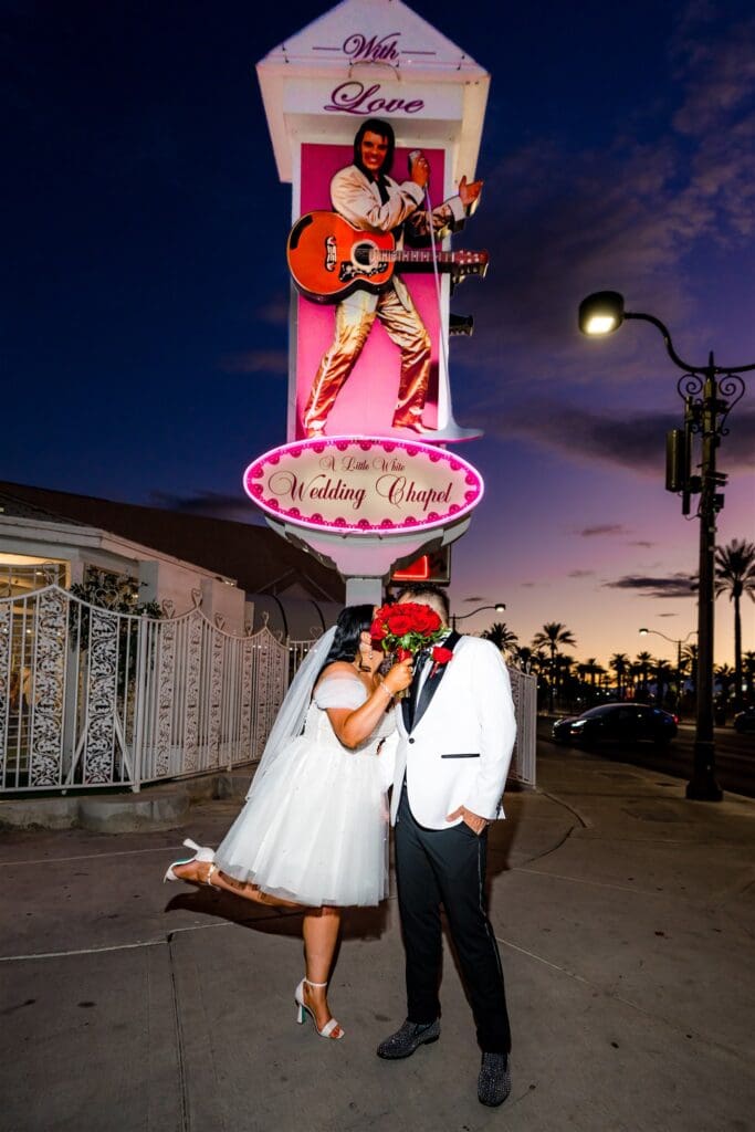 No Rules, Just Neon: The Playful Las Vegas Elopement Everyone’s Talking About