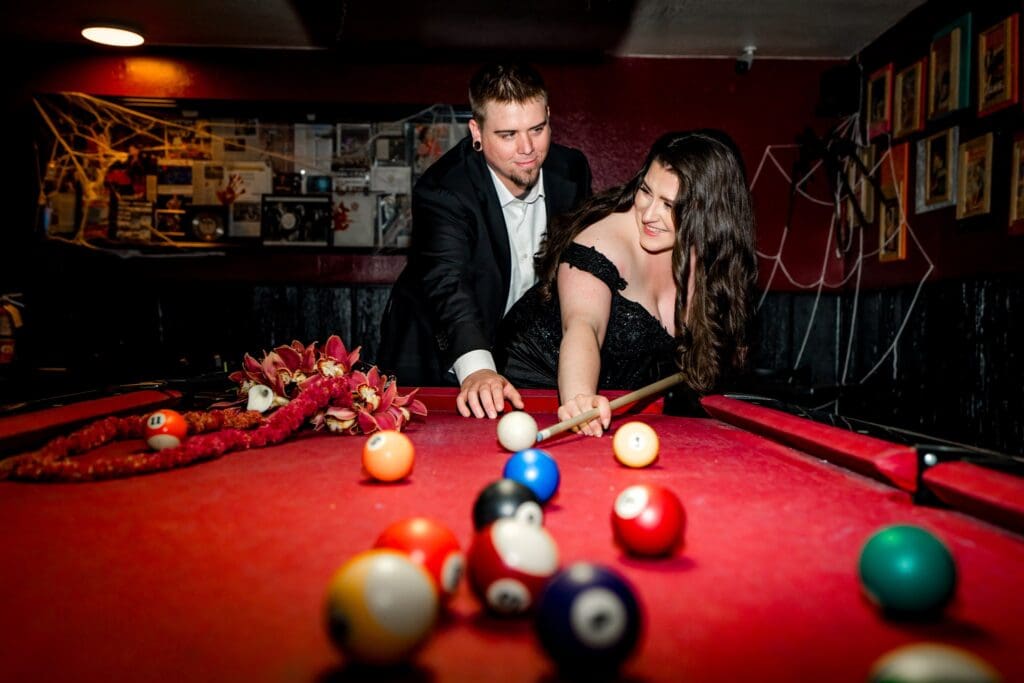 fun couple portraits in las vegas