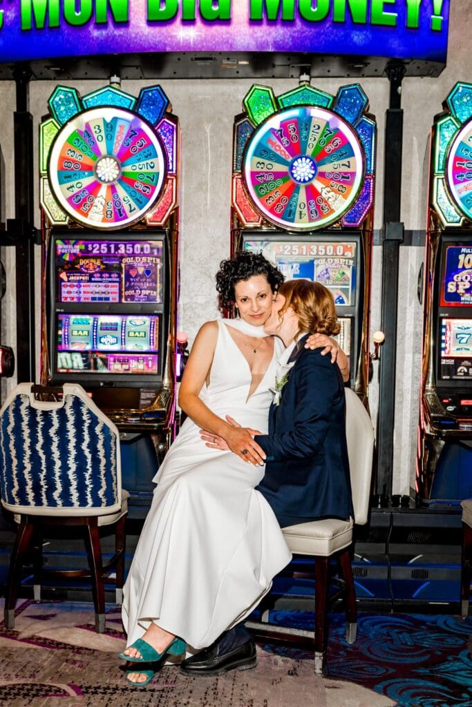 bold vegas elopement