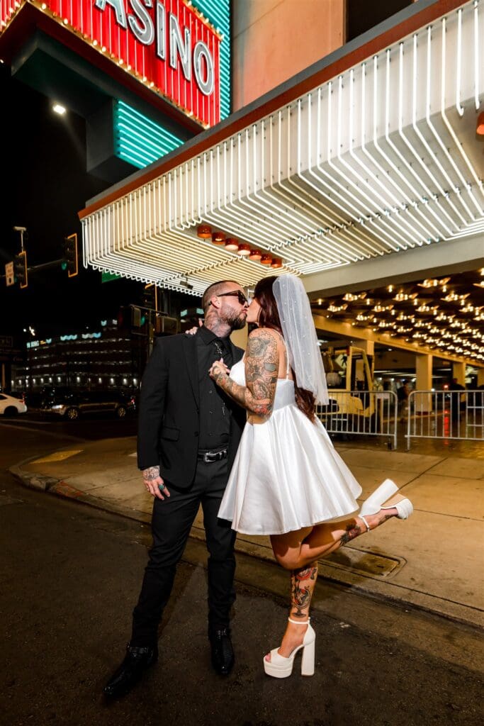 cute picture of the couple kissing in DTLV